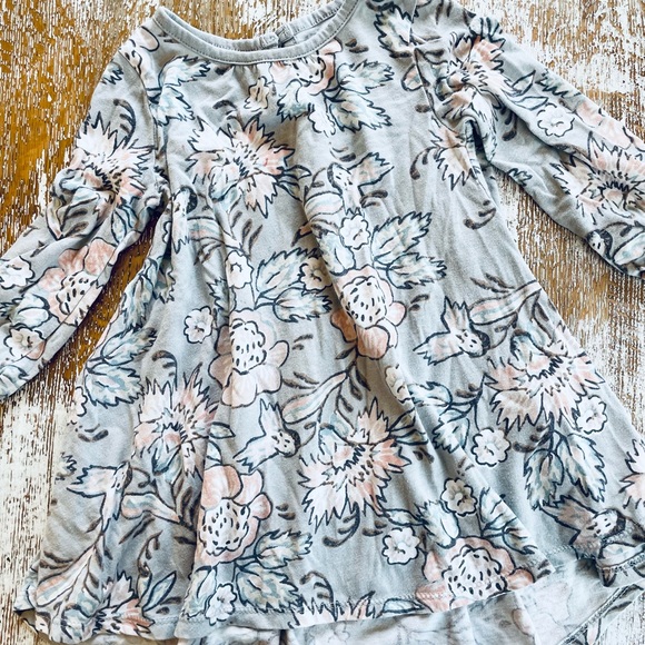 GAP lot / 18-24 month and 2T Girls - Picture 2 of 8